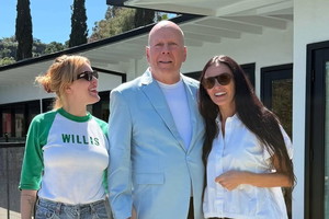 Córki Bruce'a Willisa wspólne kąpiele