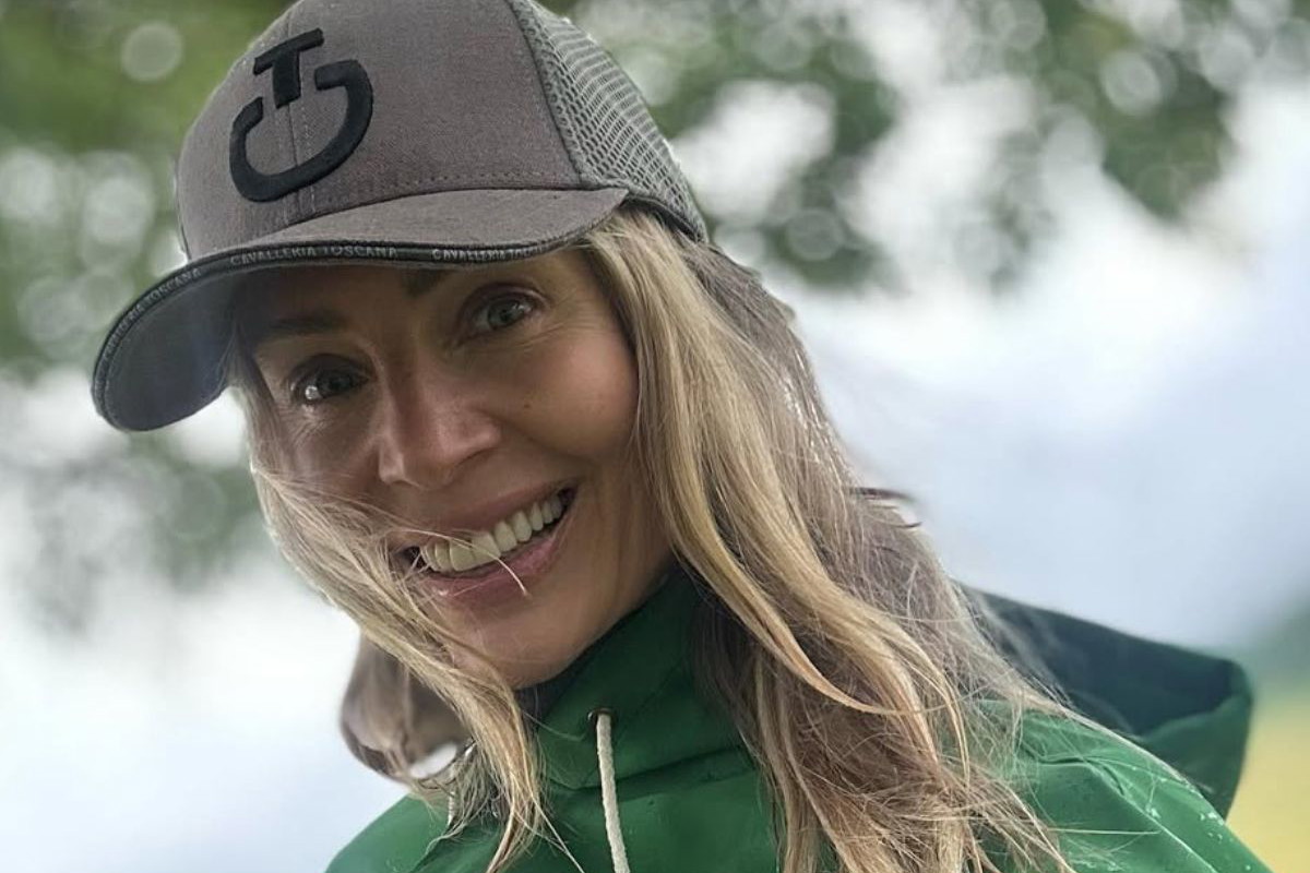 Agnieszka Woźniak-Starak w modnych spodniach na wiosnę