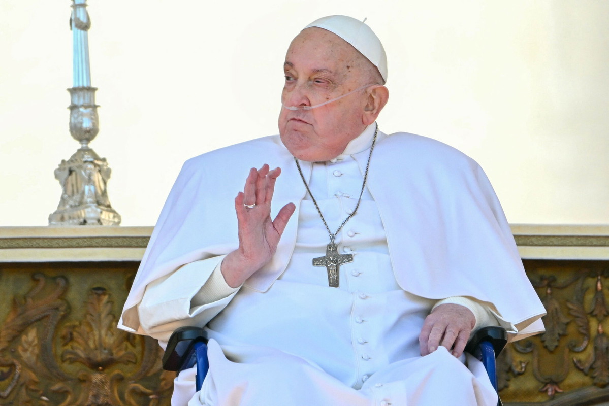 Szok i wzruszenie w Watykanie: Papież Franciszek niespodziewanie pojawił się na Placu Świętego Piotra