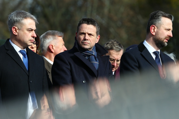 Rafał Trzaskowski podczas 15. rocznicy katastrofy smoleńskiej