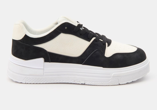 Sneakersy z Sinsay w stylu Elisabetta Franchi za 39,99 złotych