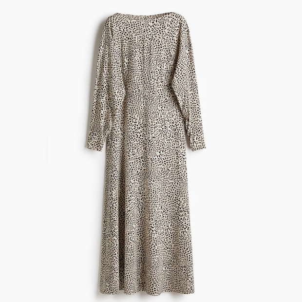 Sukienka w panterkę z H&M w stylu gwiazd za 124,99 złotych
