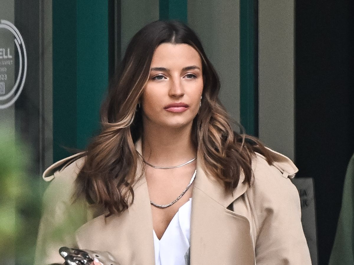 Julia Wieniawa zadała szyku w ponadczasowym trenczu