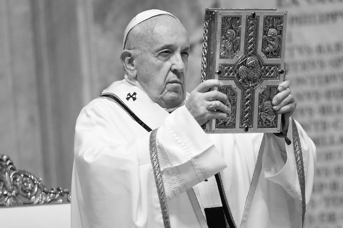 Król Karol III żegna papieża Franciszka: "Byliśmy głęboko poruszeni"