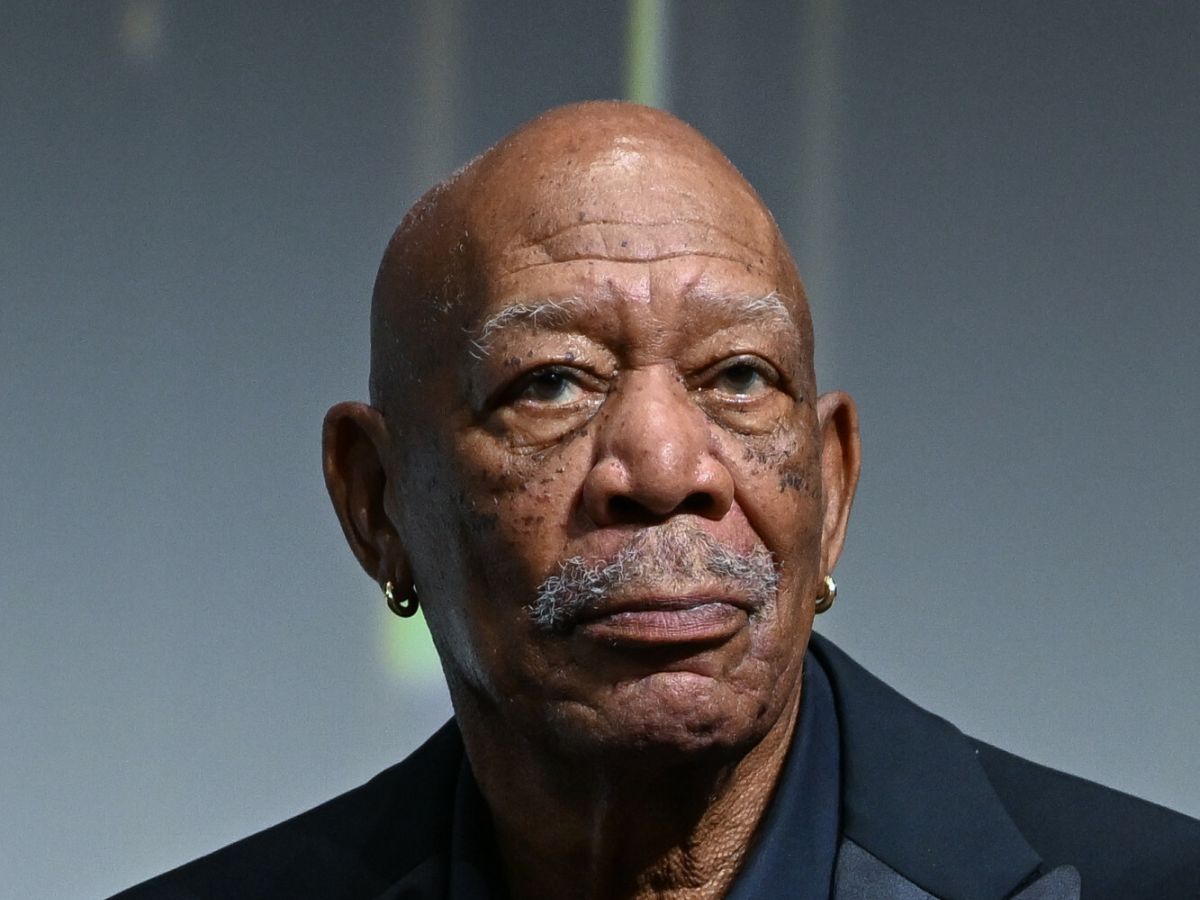 Dlaczego Morgan Freeman nigdy nie rozstaje się z kolczykami?