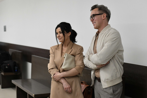 Katarzyna Cichopek i Maciej Kurzajewski na rozprawie przeciwko Paulinie Smaszcz