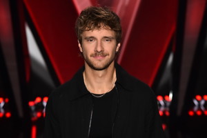 Maciej Musiał podjechał pod kościół Ferrari z koszyczkiem wielkanocnym!