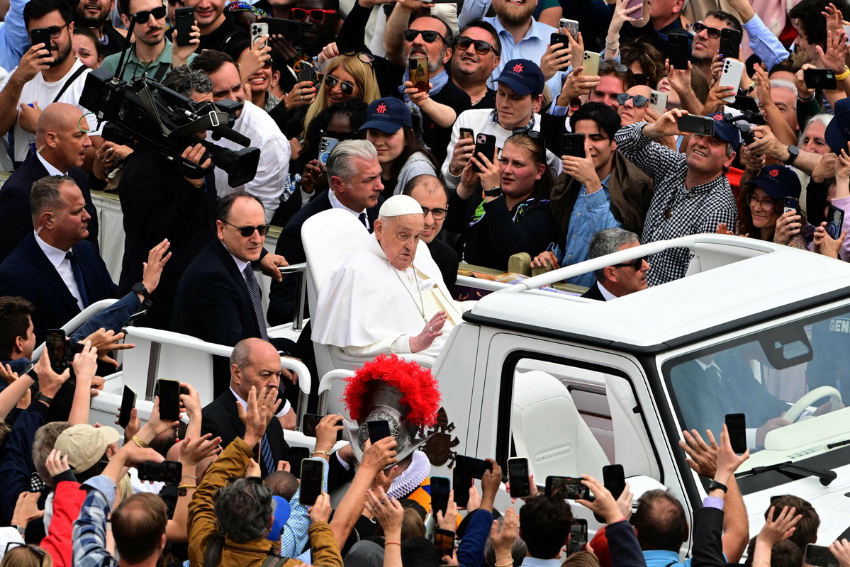 Syn polskiej gwiazdy spotkał papieża Franciszka dzień przed śmiercią: "Zdążył go pożegnać"