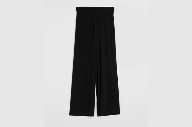 Spodnie wide leg z Sinsay za 39,99 złotych