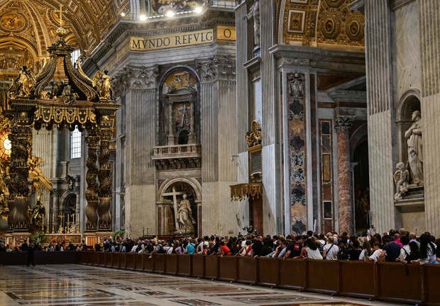 Ciało papieża Franciszka wystawione w Bazylice Świętego Piotra