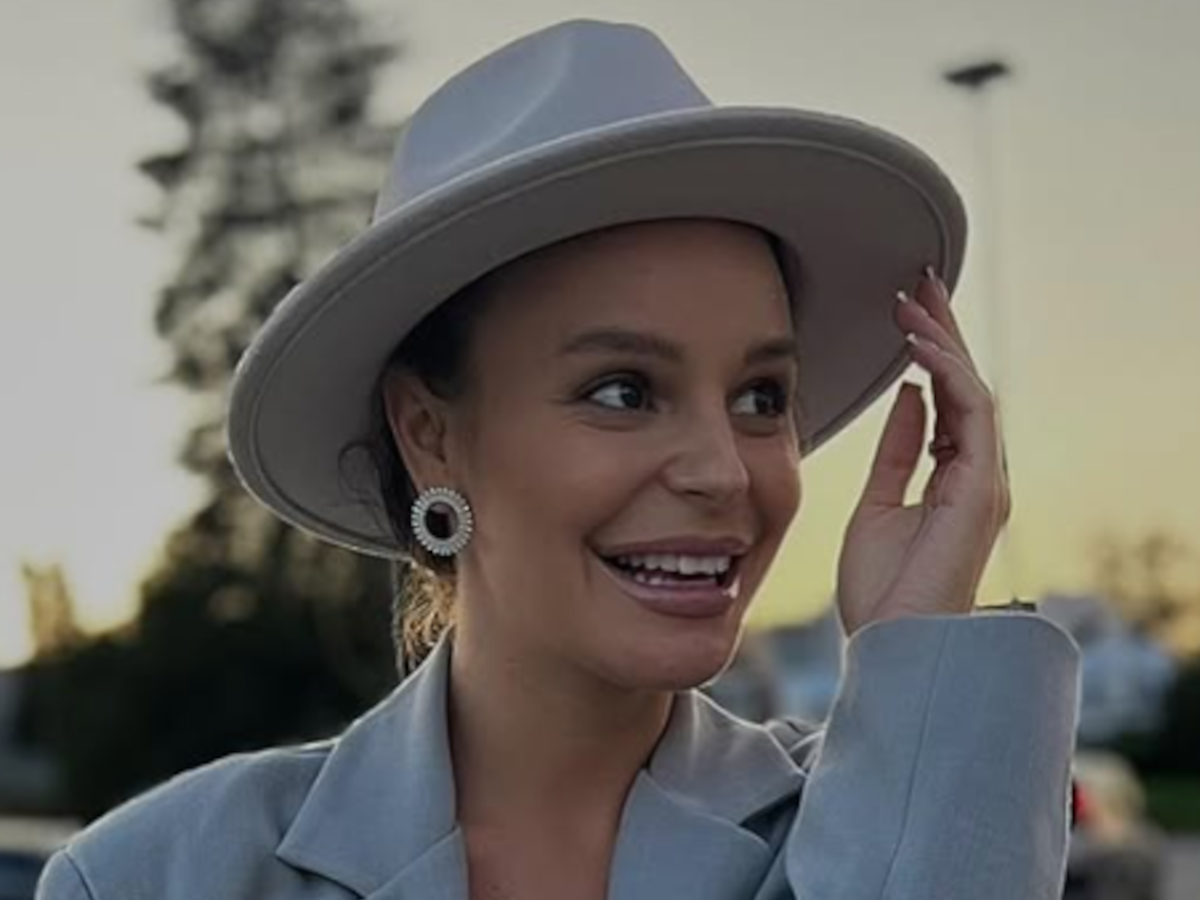 Paulina Rzeźniczak w obłędnej marynarce na lato 2025. Upolowała ją w Zarze. Ale popatrzcie na te buty