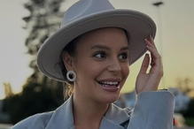 Paulina Rzeźniczak w obłędnej marynarce na lato 2025. Upolowała ją w Zarze. Ale popatrzcie na te buty