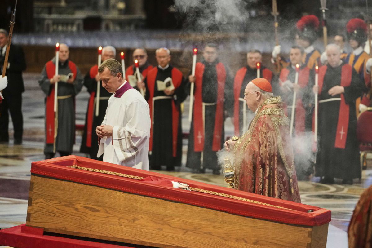 Skandal tuż przed pogrzebem papieża Franciszka. Ta decyzja była ciosem dla jego rodziny