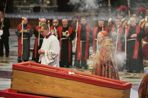 Skandal tuż przed pogrzebem papieża Franciszka. Ta decyzja była ciosem dla jego rodziny