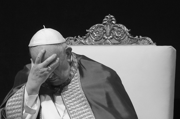 Watykan w żałobie: Papież Franciszek nie żyje – oficjalna przyczyna śmierci