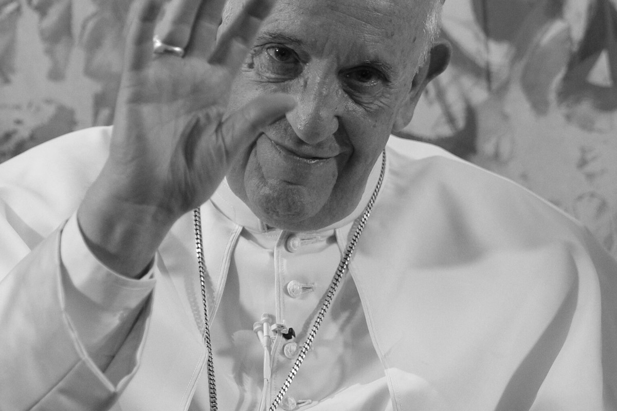 Papież Franciszek nie żyje – wzruszające pożegnanie z wiernymi