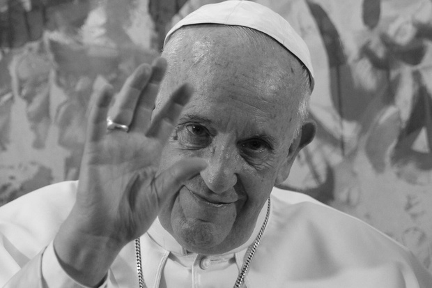 Papież Franciszek nie żyje – wzruszające pożegnanie z wiernymi