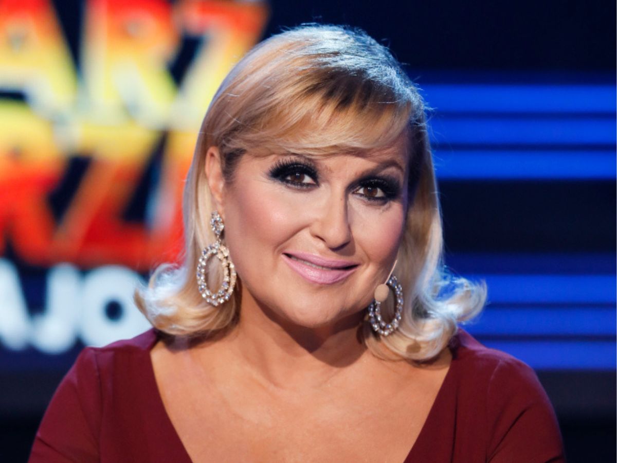 Katarzyna Skrzynecka w bluzce idealnej dla kobiet po 50-tce
