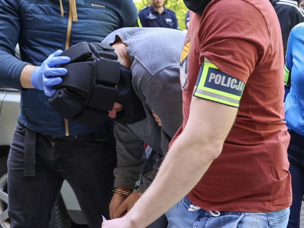 Matka nożownika zwróciła się do rodziców krakowskiego lekarza.