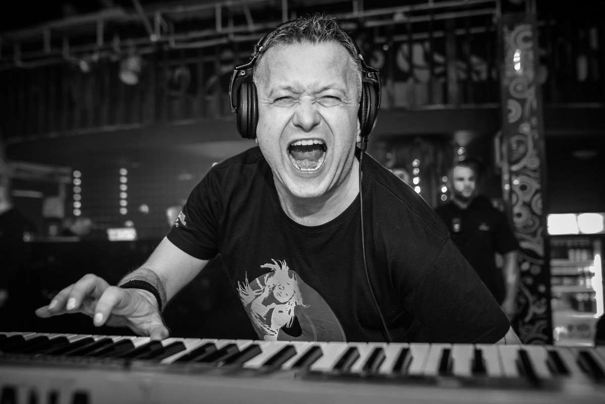 Tragiczna śmierć DJ Hazela. Ciało znaleziono nad jeziorem w Skępem
