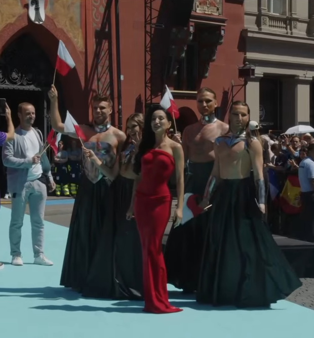 Justyna Steczkowska na turkusowym dywanie Eurowizji