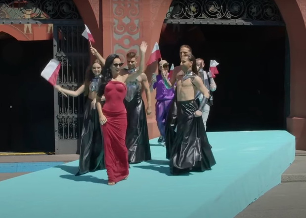 Justyna Steczkowska na turkusowym dywanie Eurowizji