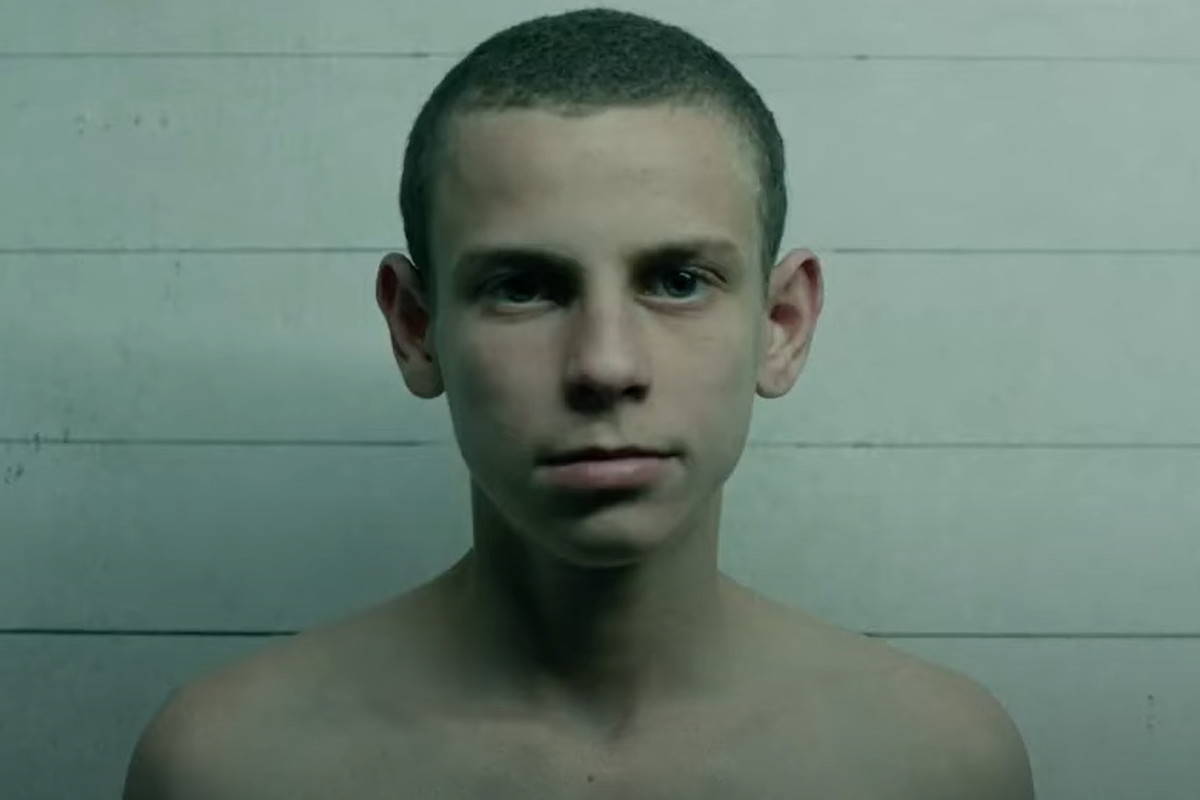 Zły dzieciak: Poruszający serial Netfliksa o dorastaniu i przetrwaniu