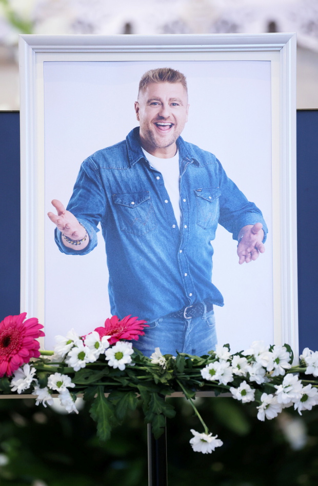 Zapamiętamy go właśnie tak. Ta jedna rzecz przy urnie Tomasza Jakubiaka chwyta za serce