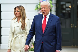 Donald i Melania Trump żyją osobno? "Żyją oddzielnymi życiami"