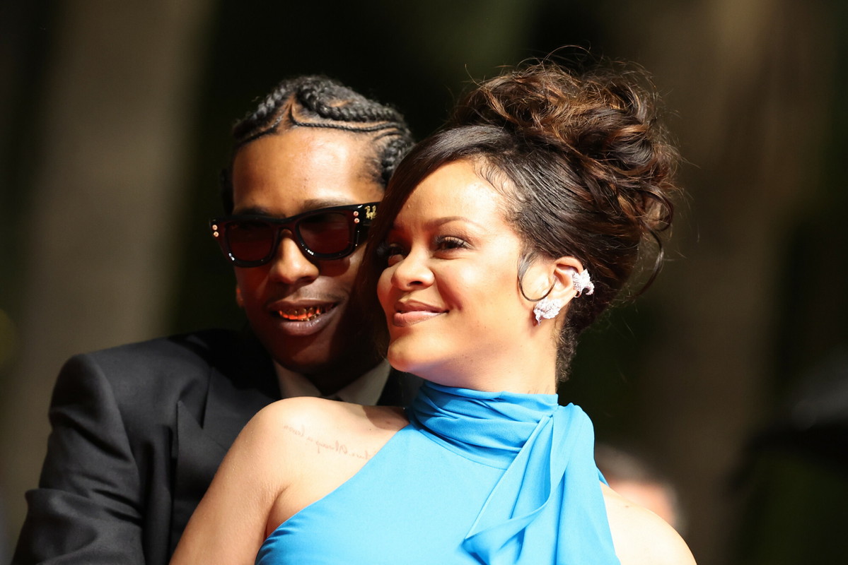 Rihanna w ciąży zaskoczyła fanów w Cannes! Towarzyszył jej A$AP Rocky