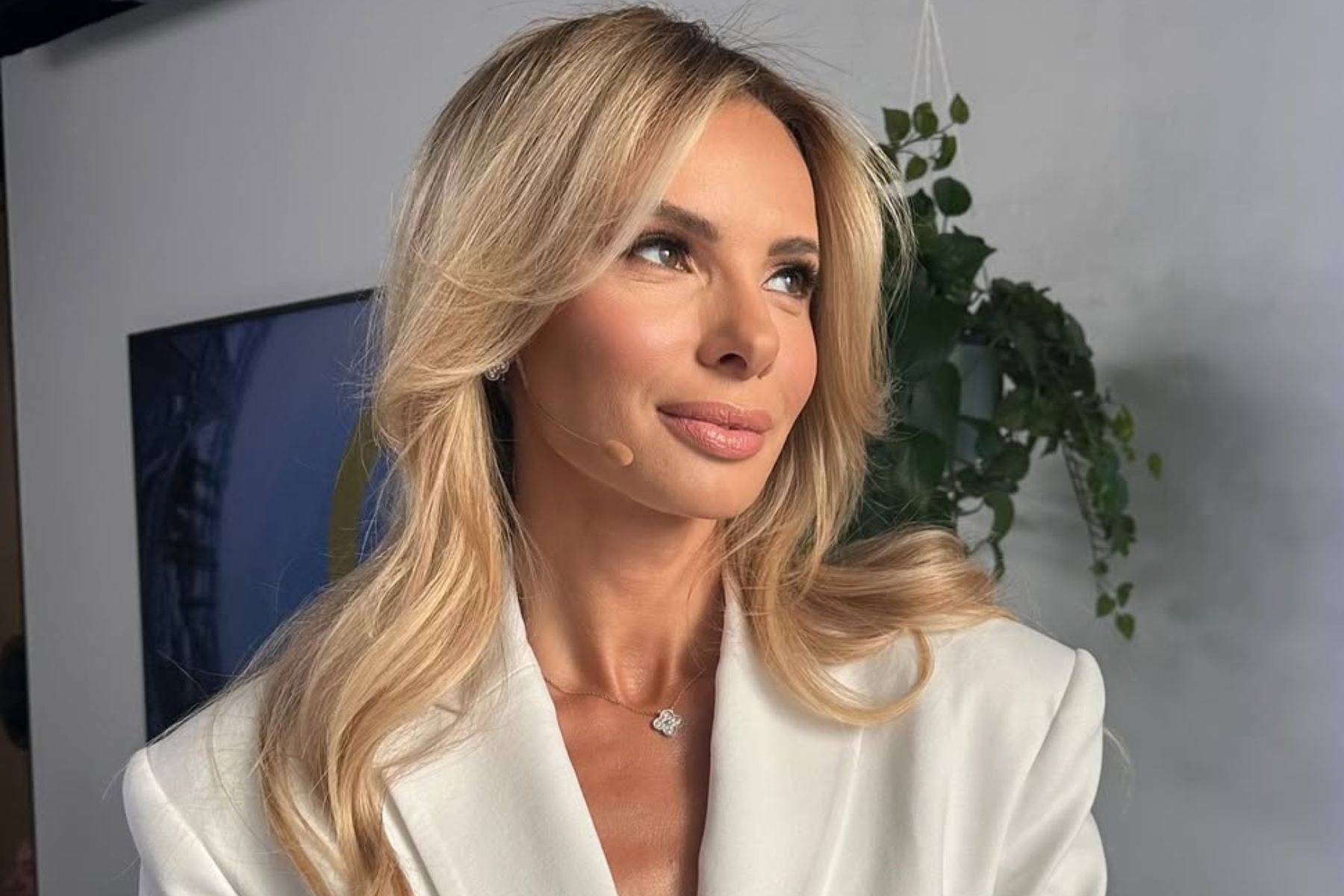 Izabela Janachowska zachwyca w tej białej sukience