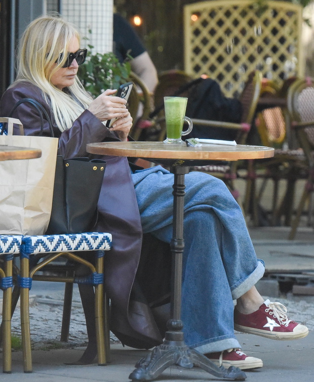 Monika Olejnik przyłapana przez paparazzi. Jej trampki za 2 tys. złotych to dopiero początek