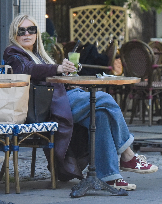 Monika Olejnik przyłapana przez paparazzi. Jej trampki za 2 tys. złotych to dopiero początek
