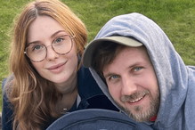 Antoni Królikowski z córką na wyborach. Mała Jadzia podbiła serca internautów