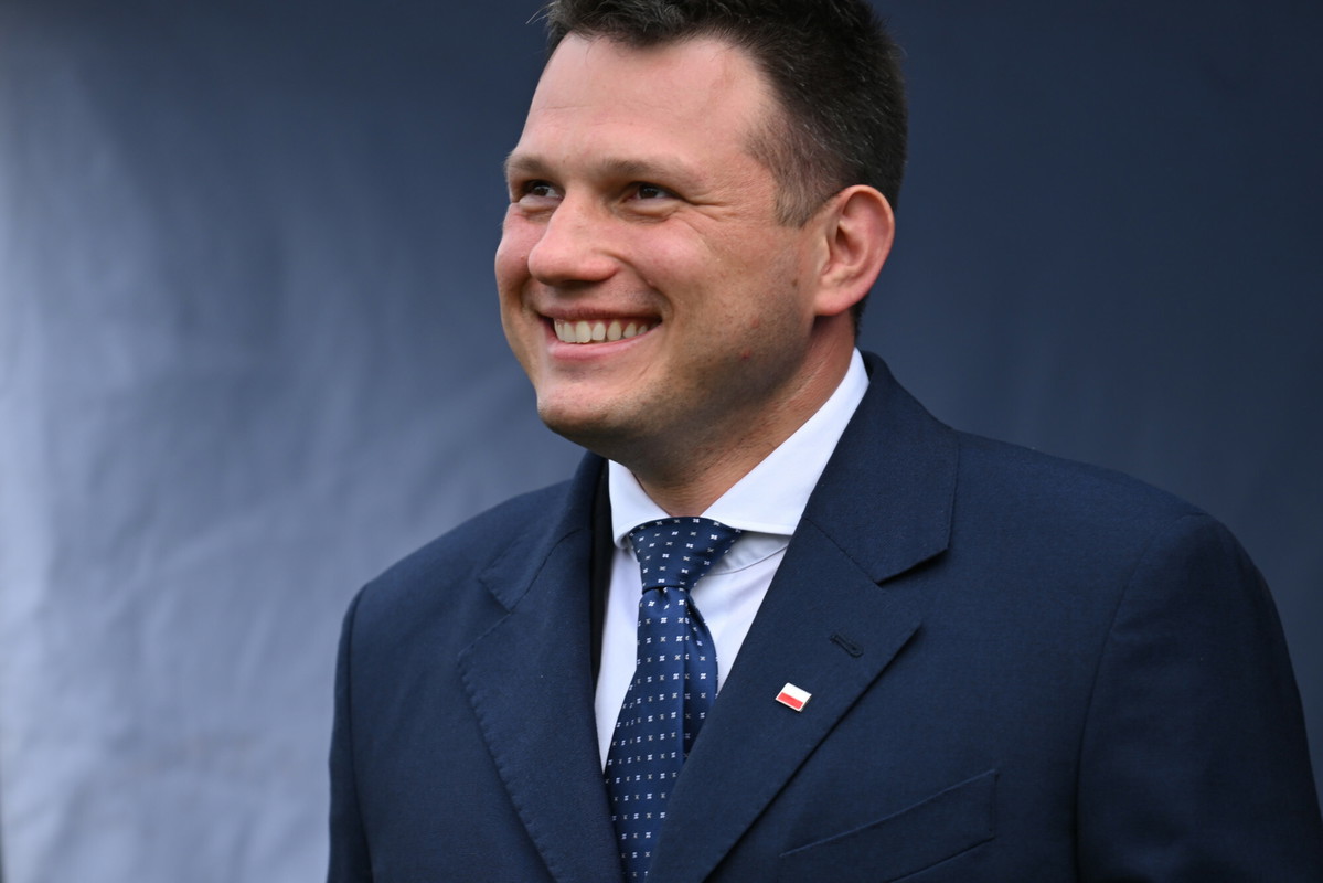 Mentzen zgarnia setki tysięcy złotych za rozmowy z kandydatami!