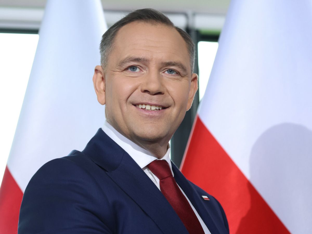 Co Karol Nawrocki włożył do ust podczas debaty