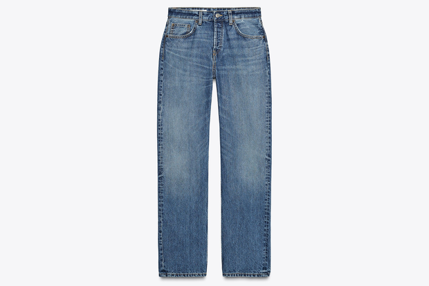 Modne jeansy typu straight rodem z lat 90. z Zary za 79,90 złotych