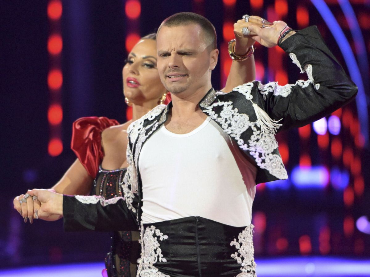Marcin Hakiel wróci do "Tańca z gwiazdami"? Jego ukochana zabrała nagle głos