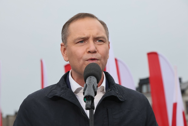 Karol Nawrocki potknął się tuż przed debatą prezydencką – nieoczekiwany incydent