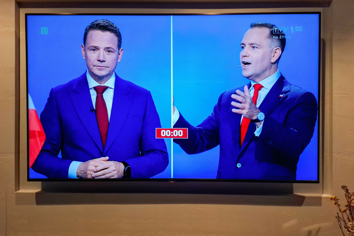 Trzaskowski ostro reaguje na zarzuty Nawrockiego podczas debaty prezydenckiej 2025