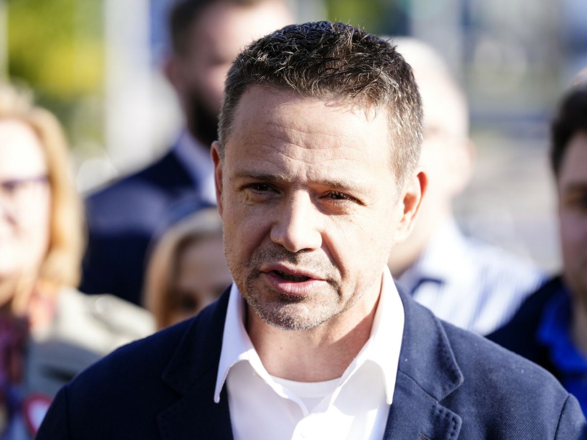 Trzaskowski zdębiał, gdy usłyszał, kto pojawił się na jego wiecu. “Dzień dobry, panie Rafale. Nazywam się Karol Nawrocki”