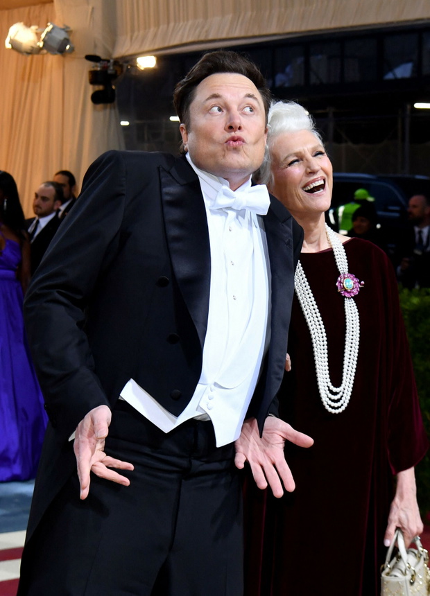 Elon Musk, Maye Musk