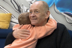 9-letni Emil stracił ojca, ale nie został sam. Wiadomo, co dalej z chłopcem