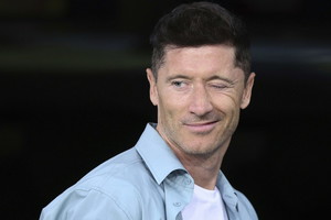 Tego zdjęcia nikt się nie spodziewał. Robert Lewandowski w środku nocy przyłapany przez zagraniczne media