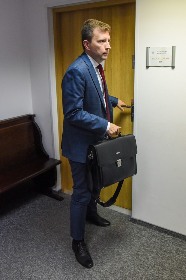 Łukasz wychodzi z sali jako ostatni