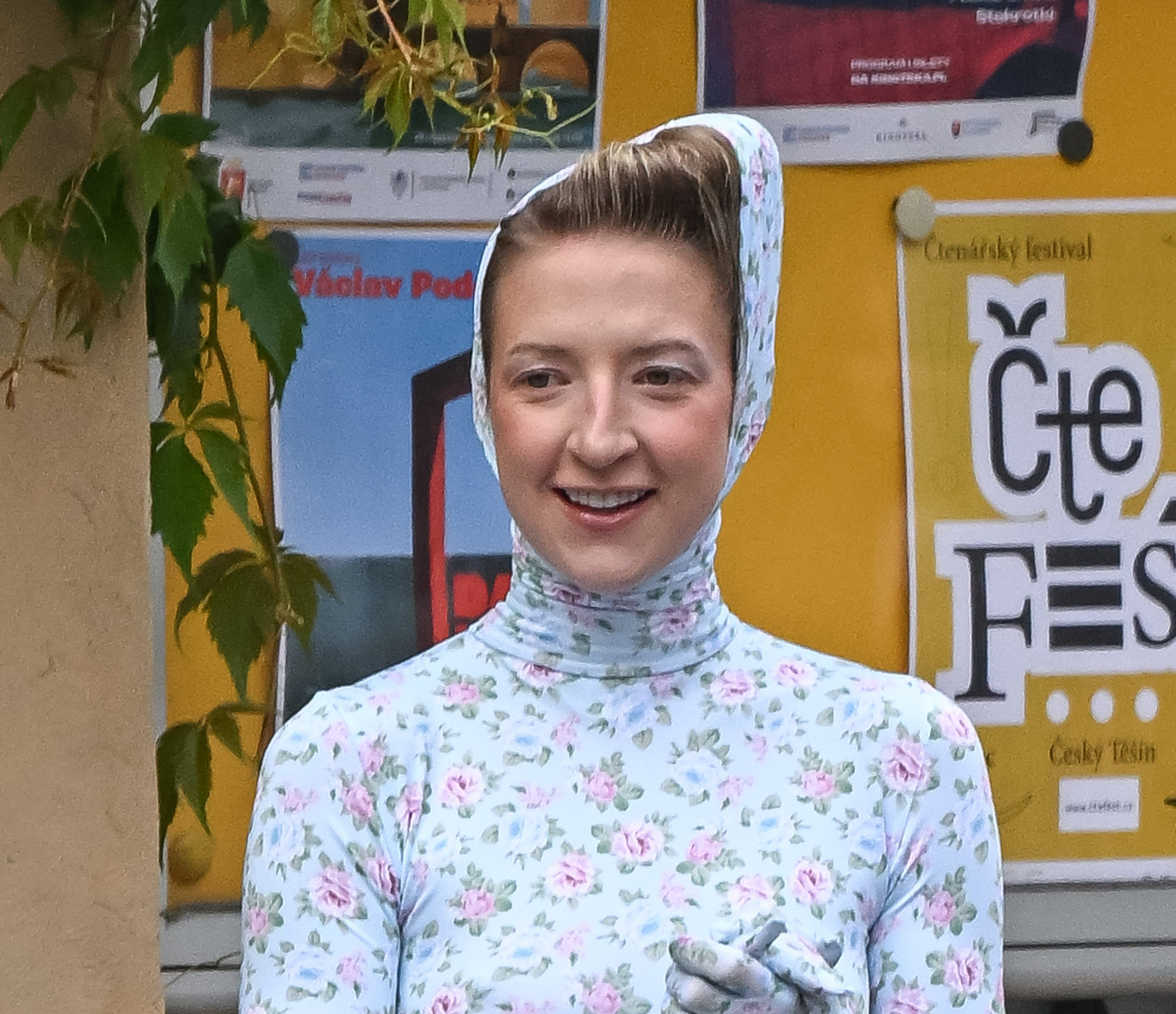 Lara Gessler zaskoczyła stylizacją. Mieszkańcy Warszawy przecierali oczy ze zdumienia