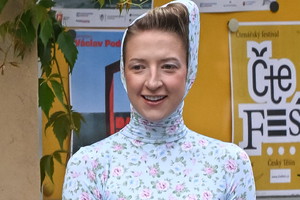 Lara Gessler zaskoczyła stylizacją. Mieszkańcy Warszawy przecierali oczy ze zdumienia