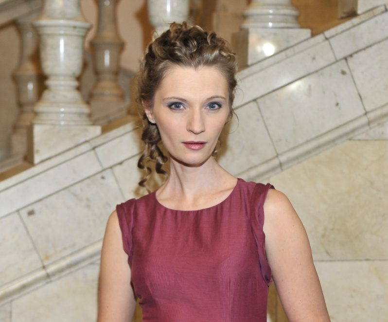 Agata Buzek