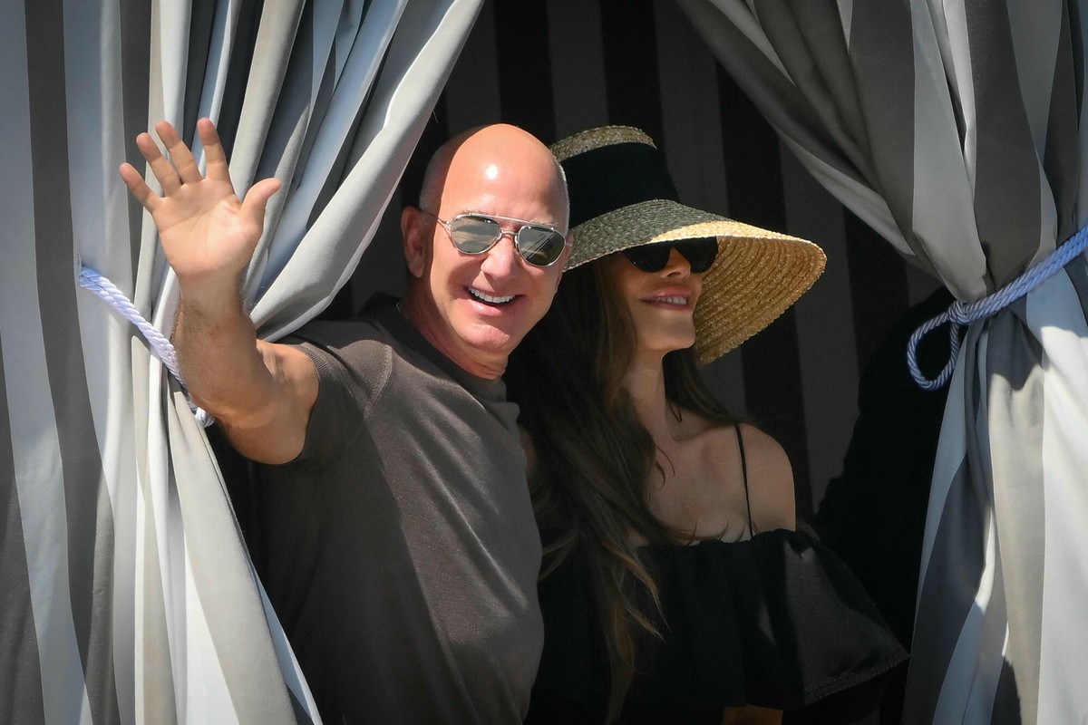 Jeff Bezos i Lauren Sanchez w miesiącu miodowym za tysiące euro!