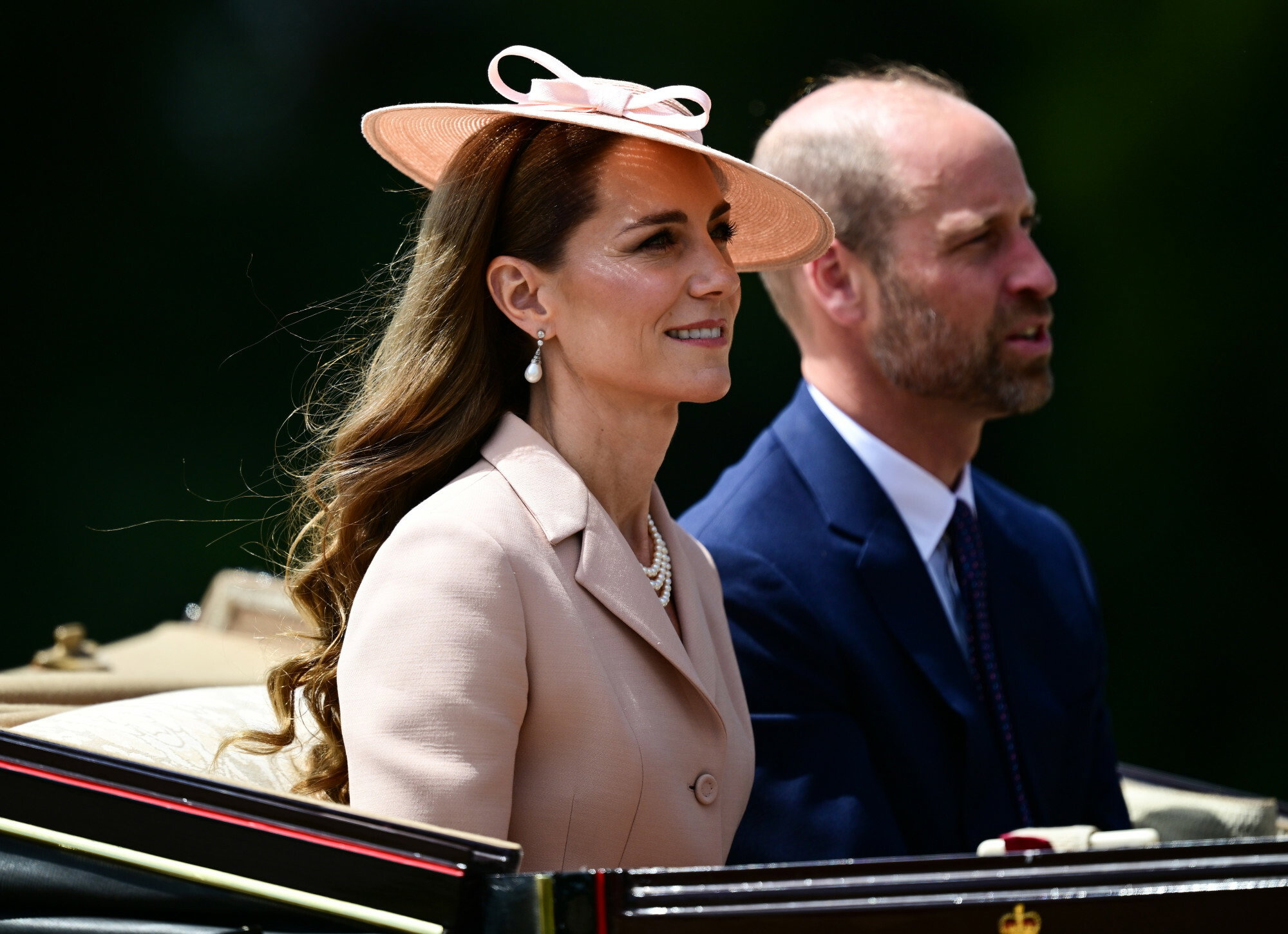 Księżna Kate zaskoczyła w Diorze! Stylizacja z wizyty Macronów powala